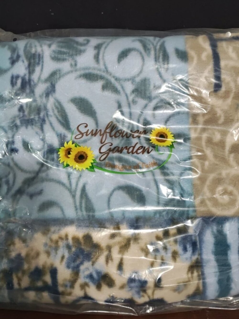 Sunflower Garden Designs Of Faith Hope Faith Love Fleece Blanket, Twin/ Full